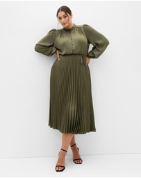 City Chic - Plus size Haley Long Sleeve Pleat Dress - olive