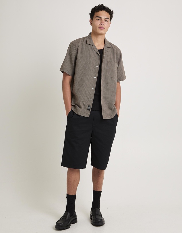 Black Noise White Rain - Aura Resort Shirt