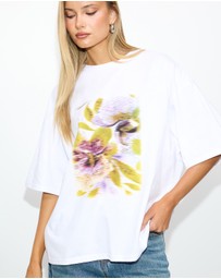 Dazie - Blurred Floral Oversized Graphic Tee