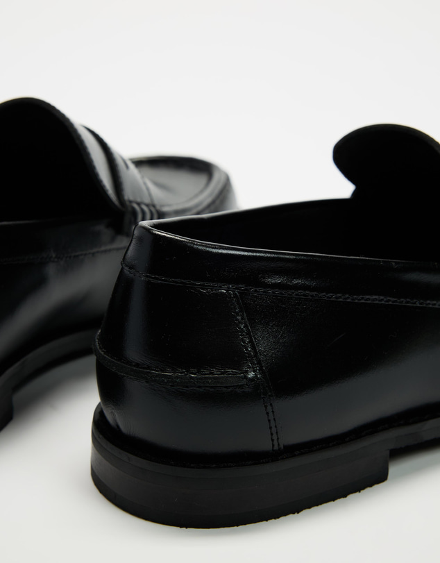 AERE - Clean Leather Loafers - Men's