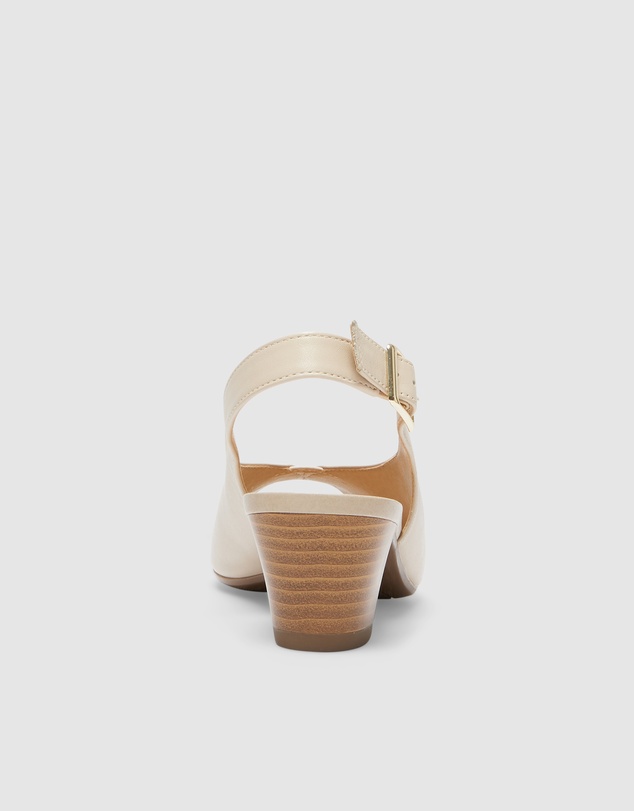 Wide Steps - Hilda