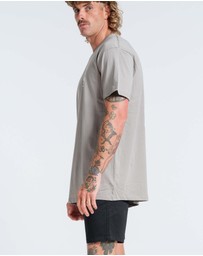Vacancy Co - Club Dread Tee