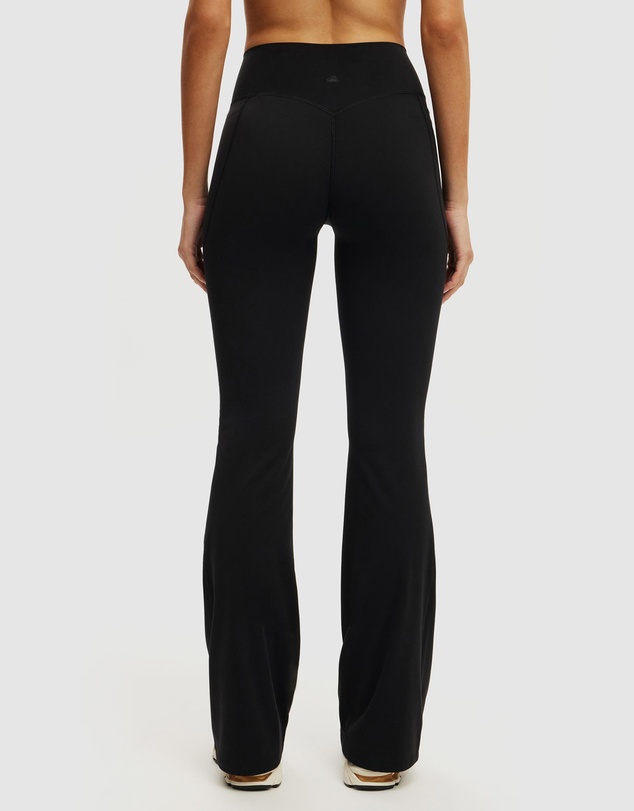 Cotton On Body Active - Ultra Luxe Invisble Scrunch Flare Pants