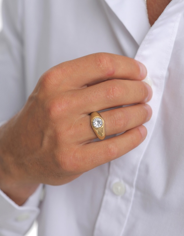 Kuzzoi - ICONIC EXCLUSIVE - Zirconia Dome Signet Ring in Gold-Plated 925 Silver