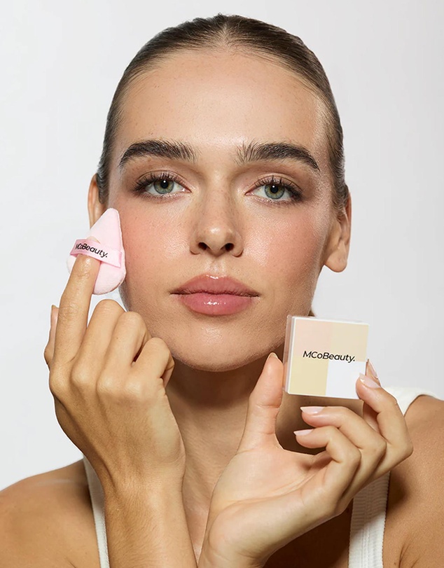 MCoBeauty - Correcting Quad Loose Powder - Medium/Warm