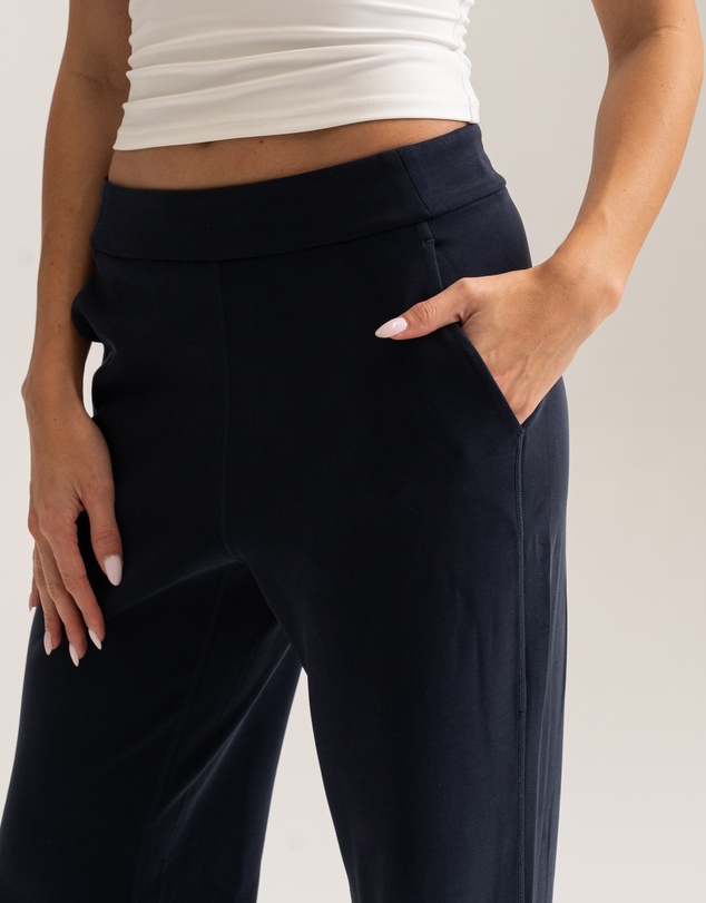 HyperLuxe The Label - Straight Leg Leisure Pant