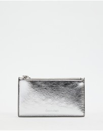 Calvin Klein - 6cc Metallic Zip Cardcase