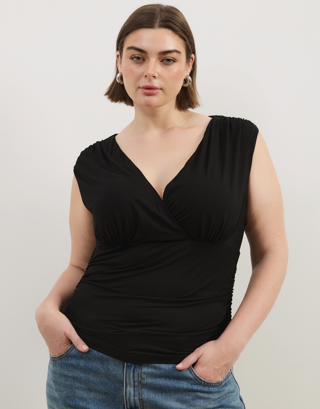 Atmos&Here Curvy - Savannah V Neck Ruched Top