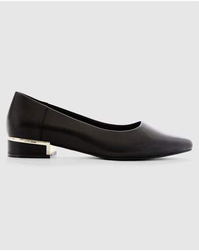 BLACK GLOVE