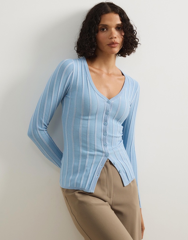Atmos&Here - Mina V-Neck Knitted Top