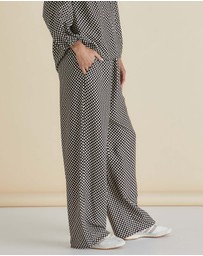 Betty Basics - Marilyn Pant