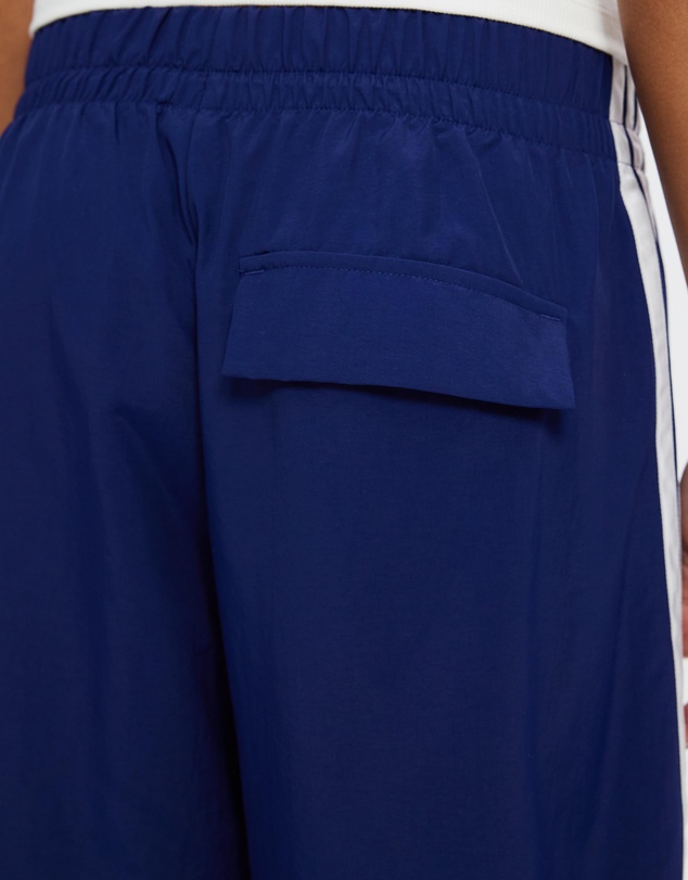 adidas Sportswear - Essentials 3-Stripes Lifestyle Woven Parachute Pants