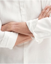 Trenery - Tailored Fit Linen Piece Dyed Long Sleeve Shirt in White