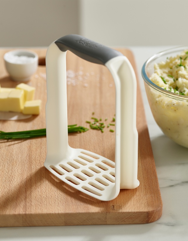 Joseph Joseph - Easy-Mash™ Ergonomic Potato Masher (White)