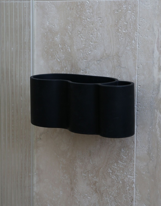 DESIGNSTUFF - CURV Shower Caddy, Silicone/Adhesive