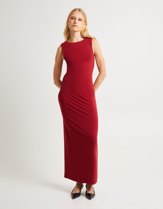 Alice In The Eve - Dahlia Curve Cut Out Maxi Dress