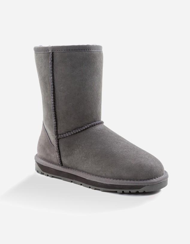 Ozwear Connection Uggs - Ugg Classic Short Boots (Water Resistant)