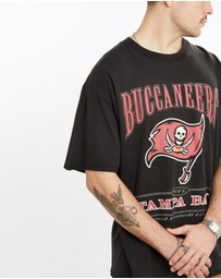 Vintage by The Real Deal - Pre Loved - Vintage 1998 NFL Tampa Bay Buccaneers Tee