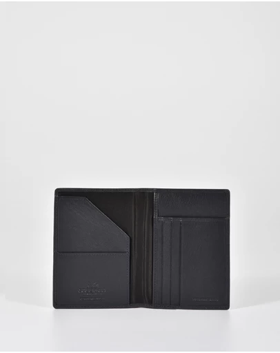 Cobb & Co - Lyon Leather RFID Passport Card Holder