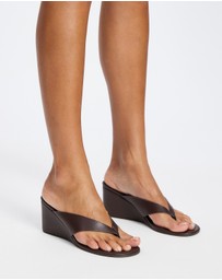Dazie - Erin Thong Wedge Heels