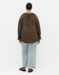City Chic - Felicity Relaxed V Neck Shirt