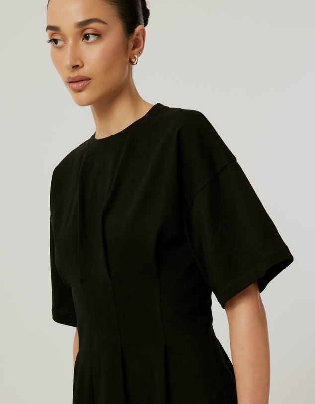 Calli - Tucked T-Shirt