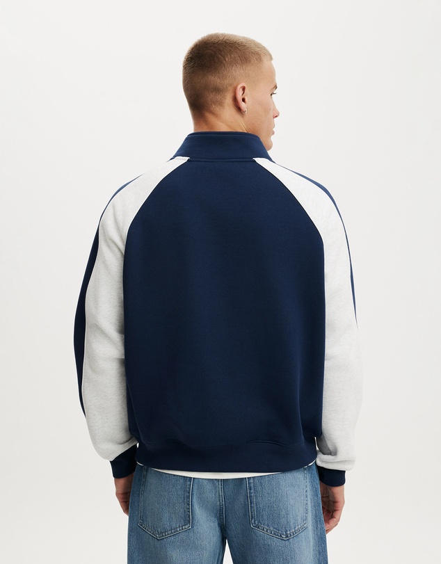 Cotton On - 1/4 Zip Graphic Fleece