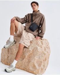Gaston Luga - Däsh - Verti Crossbody Waterproof Shoulder Carry Bag
