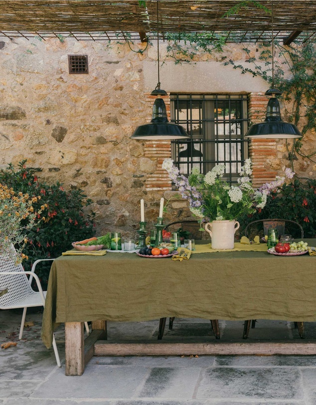 Carlotta + Gee - 100% Linen Tablecloth