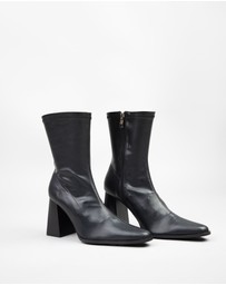 RAID - Whisper Block heeled ankle boots in black