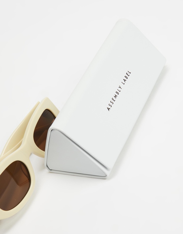 Assembly Label - Frame 11 Angular Sunglasses