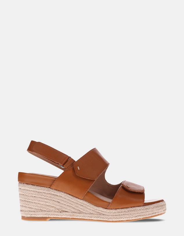 Mia Vita - Deanne Wedge Sandal - Tan