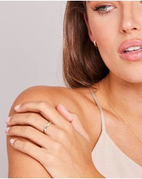 Zoe Olivia - 9K Gold Curved Ring