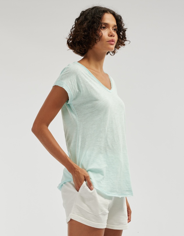 Amelius - Sadie V Neck Tee