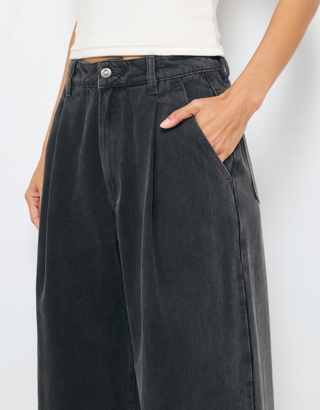 AERE - Tora High Rise Pleat Front Jeans