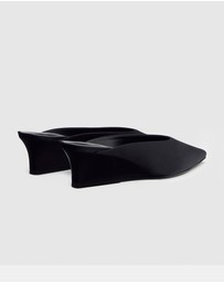 Reformation - Marilyn Wedge Mules