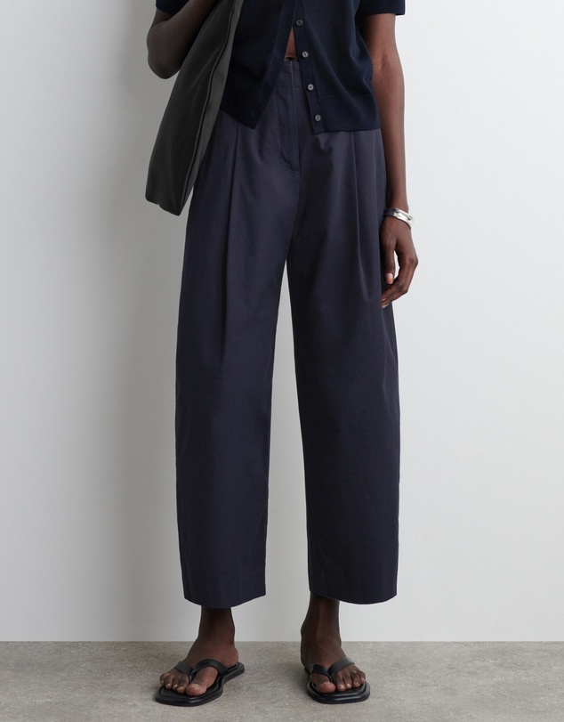 COS - Pleated Barrel Leg Chinos