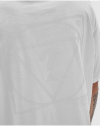 GUESS Originals - GUESS Originals Triangle Logo Tee