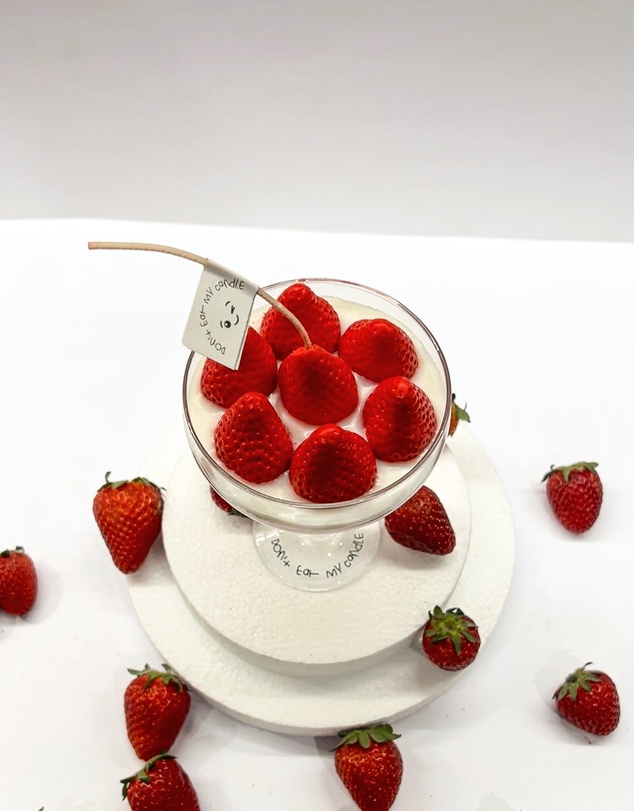 Don't Eat My Candle - Strawberry Martini Cocktail Candle - Double Pour (220g)