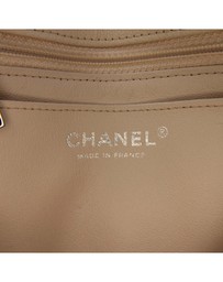 Pre-Loved by Azura Reborn - Pre-Loved chanel Quilted Shoulder Bag with Chain Strap and Turn-Lock Fastening