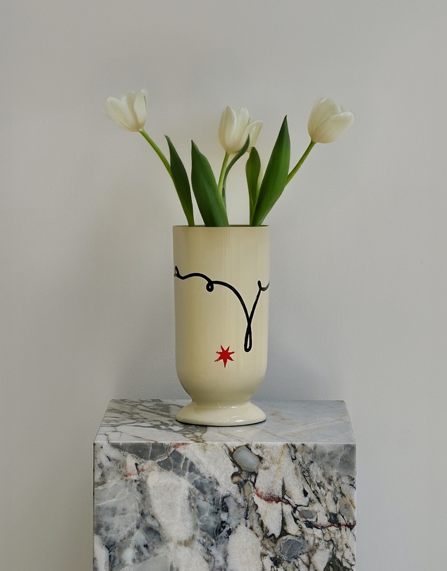 Black Blaze - Bouquet Ceramic Vase