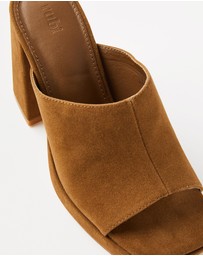 Rubi - Scarlet Block Mule