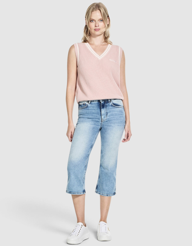 GUESS Jeans - GUESS JEANS High-Rise Capri Straight Leg Jeans