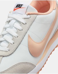 Nike - Pacific - Women's