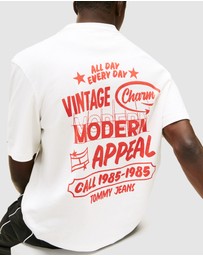 Tommy Jeans - 90s Graffiti SS Pocket T-Shirt
