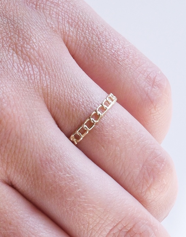 Von Treskow - Fine Rigid Chain Ring