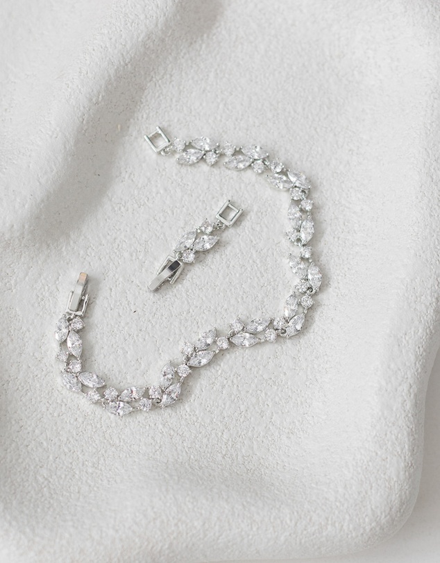 The White Collection - Sabrina - Minimal Silver Bridal Bracelet