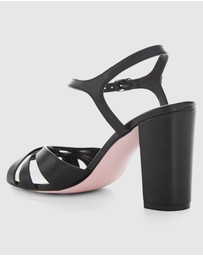 Pink Inc - Audrey