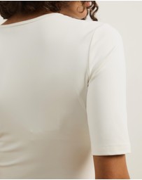 Atmos&Here - Deep V-Neck T-Shirt