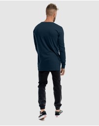 DVNT - Classic Embroidery Long Sleeve Tee